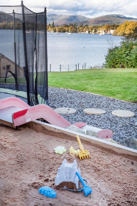 Luxury residence on the shores of Lake Windermere Villa in Bowness-on-Windermere