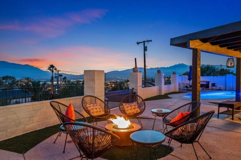Mountain View Oasis - Private Pool, Game Room & Fire Pit Overlooking Coachella Valley House in Desert Hot Springs