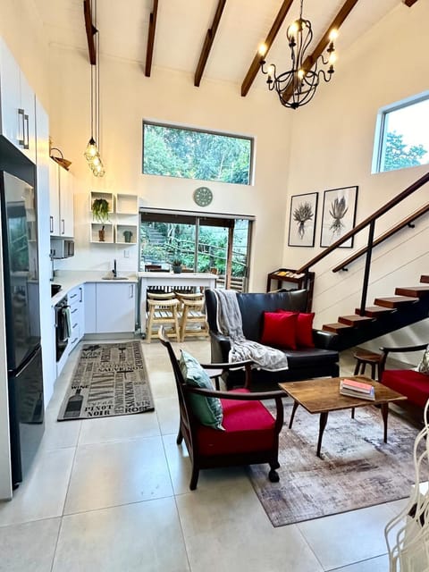 Kitchen or kitchenette, Living room, Seating area, Dining area