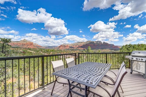 2 Mi to Uptown Sedona Home with Hot Tub and Fire Pit! House in Sedona