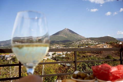 Day, Natural landscape, Food and drinks, Cycling, Mountain view, Drinks, Alcoholic drinks