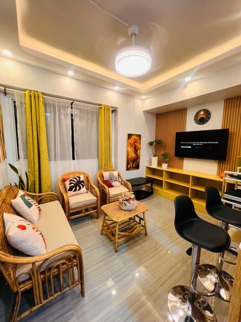 Communal lounge/ TV room, TV and multimedia, Living room, Seating area