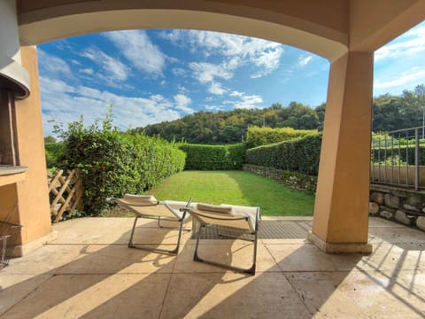 Patio, Spring, Day, Garden, Garden view, sunbed