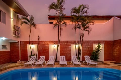 Swimming pool, sunbed