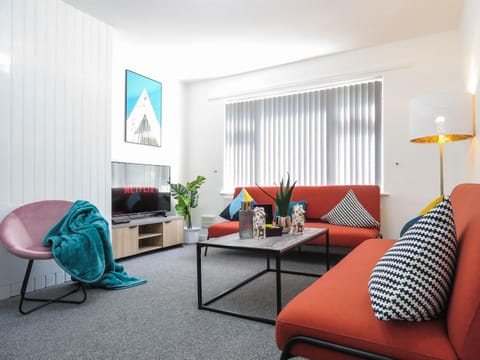 TV and multimedia, Living room, Seating area