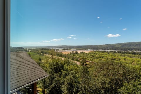 Eagles Bluff 1BR Suite of Kalama Oaks Lodge Apartment in Washington