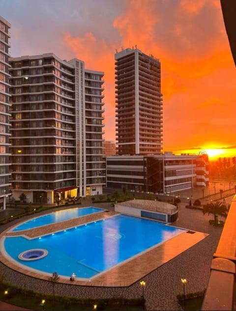 Property building, Day, Swimming pool