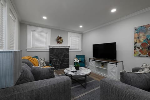 TV and multimedia, Living room, Seating area