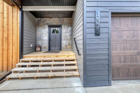 Shadow Pines Lodge House in North Lawrence