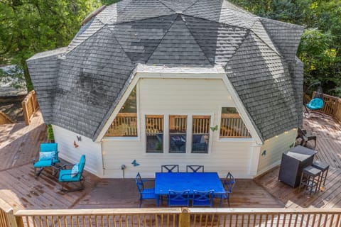 Property building, Patio, Seating area