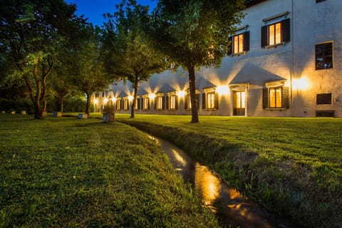 Facade/entrance, Spring, Summer, Decorative detail, On site, Landmark view