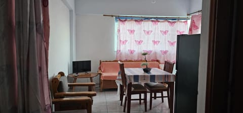 Entire house with mountain and sea view Apartment in Crete