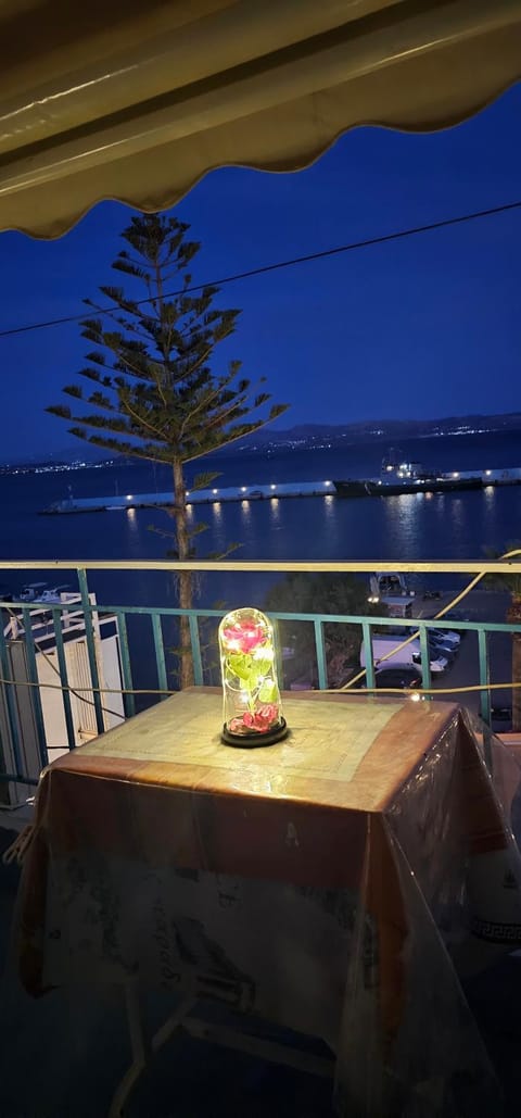 Entire house with mountain and sea view Apartment in Crete