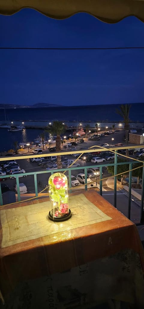 Entire house with mountain and sea view Apartment in Crete