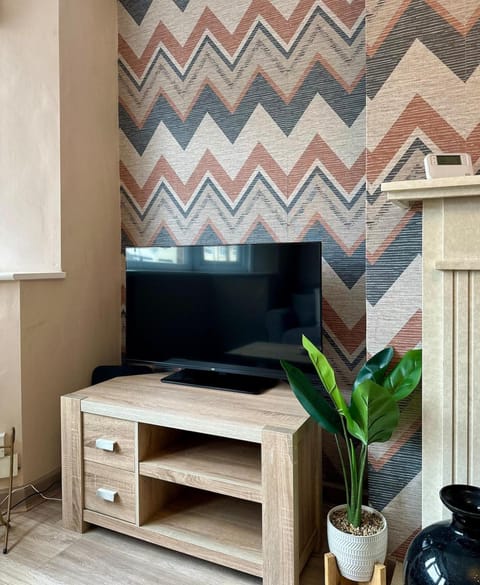 Last Min Staycation, Wolverhampton, 3 BR, Parking House in Wolverhampton