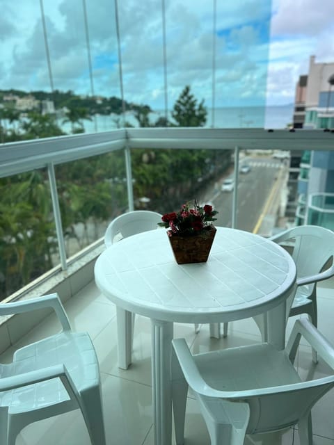Patio, Day, BBQ facilities, Seating area, Dining area, Sea view