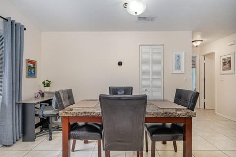 Beachy Retreat - Atlas Duplex House in South Patrick Shores