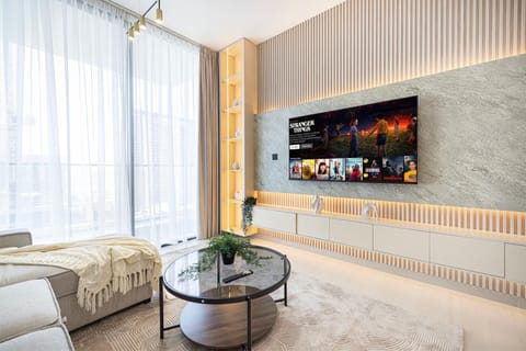 Communal lounge/ TV room, TV and multimedia, Living room, Seating area, Evening entertainment