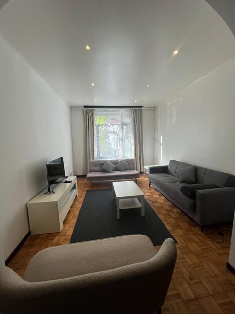 Midi Tracks Apartment Apartment in Saint-Gilles