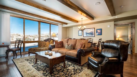 Living room, Seating area, fireplace