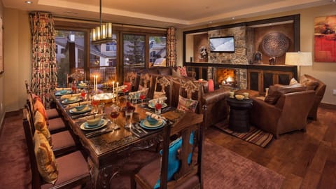 TV and multimedia, View (from property/room), Seating area, Dining area, fireplace