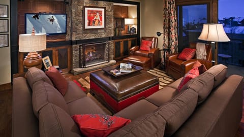 TV and multimedia, Living room, Seating area, fireplace, furniture