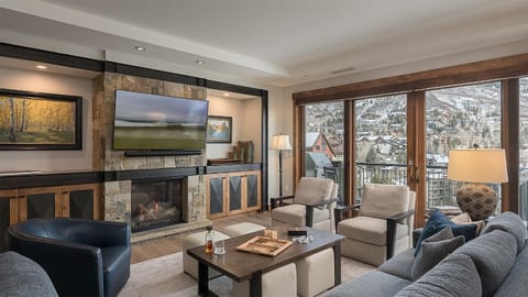 TV and multimedia, View (from property/room), Seating area, Mountain view, fireplace