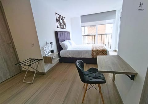 Bed, Photo of the whole room, Seating area, Bedroom