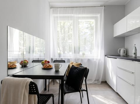 Kitchen or kitchenette, Food and drinks, Dining area, Food, minibar, pet friendly, stove