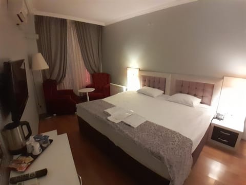 Bed, Photo of the whole room