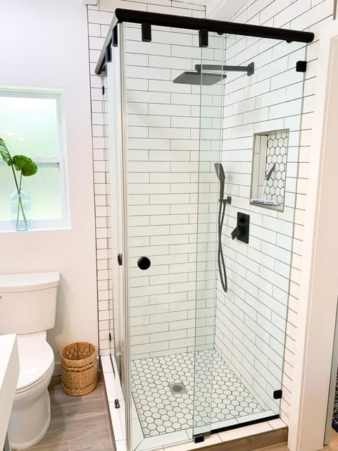 Curlys Cottage - A Vintage Coastal Retreat Apartment in West Melbourne