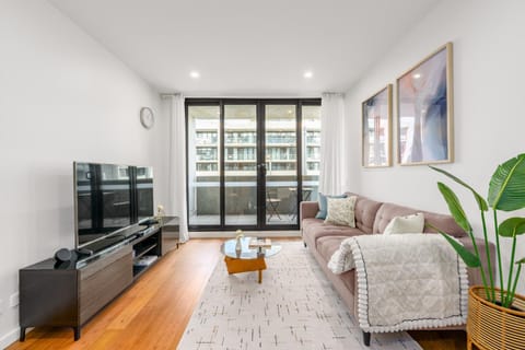 Communal lounge/ TV room, TV and multimedia, Living room, Seating area, Evening entertainment