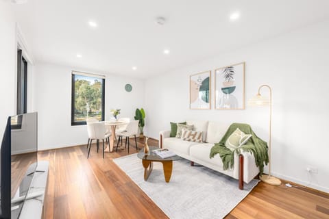 Communal lounge/ TV room, TV and multimedia, Living room, Seating area, Evening entertainment