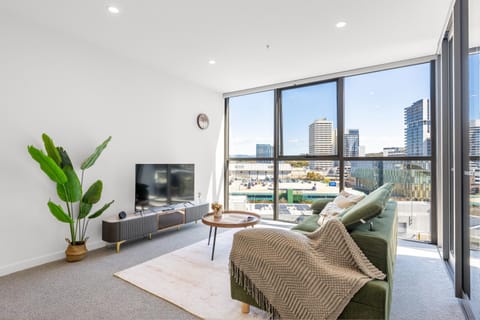 Communal lounge/ TV room, TV and multimedia, Living room, Seating area, Evening entertainment