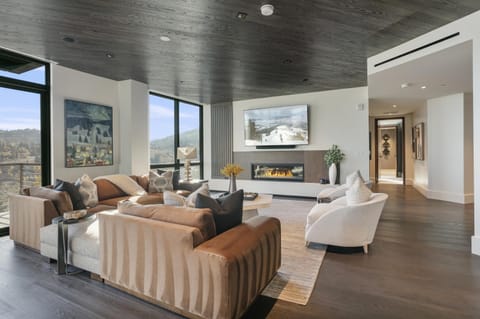 201 - Four Bedroom Argent condo Apartment in Park City