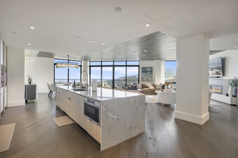 201 - Four Bedroom Argent condo Apartment in Park City