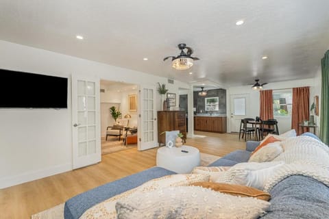 Modern Village Hideaway - Curly2 Apartment in West Melbourne