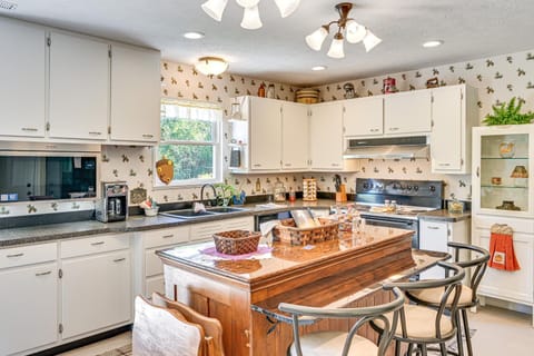 Peaceful Studio with Trails 4 Mi to Delphi! Apartment in Indiana