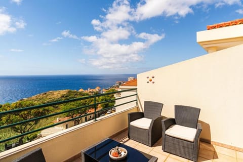 Patio, Day, Natural landscape, View (from property/room), Balcony/Terrace, Living room, Seating area, Sea view