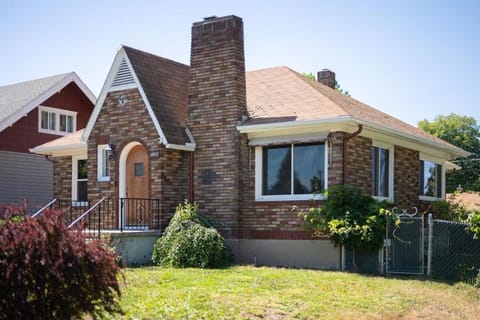 Charming Historic 4 bed -Nearby Eats, Brewery, Shops, Park House in Spokane