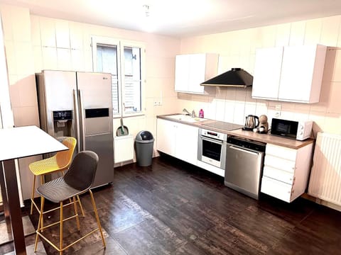 réf rog Chambre Privée dans une villa partagée Vacation rental in Magny-le-Hongre