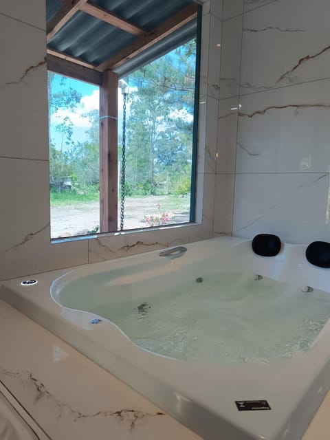 Hot Tub, Bath