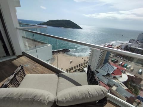 Day, View (from property/room), Balcony/Terrace, Living room, City view, Sea view