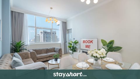 Free housekeeping visits during your stay - StayShort - Premium 2BR in Dubai Marina - Sleeps 4 Apartment in Dubai