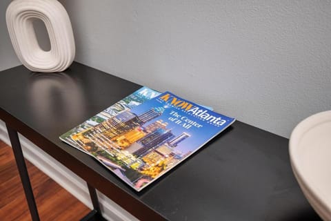 The Serene Escape, 5 minutes to ATL airport Apartment in College Park