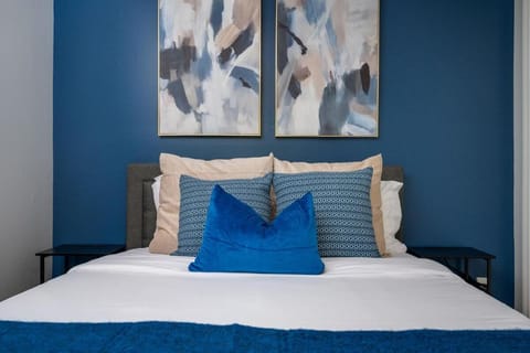 The Serene Escape, 5 minutes to ATL airport Apartment in College Park