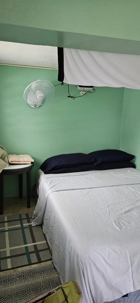 Bed & Shower Stop Apartment in Virgin Islands (U.S.)