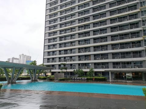 Property building, Day, Pool view, Swimming pool