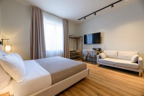 TV and multimedia, Photo of the whole room, Bedroom