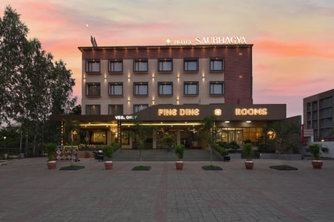 Property building, Facade/entrance